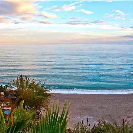 Casa La Guitarra Nyaraló Nerja